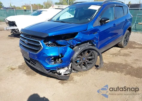 2017 Ford Escape Titanium из США, поврежденный, VIN 1FMCU9J93HUE14070